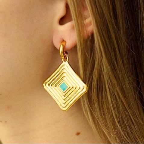 Gold Diamond Shape Charm 40mm