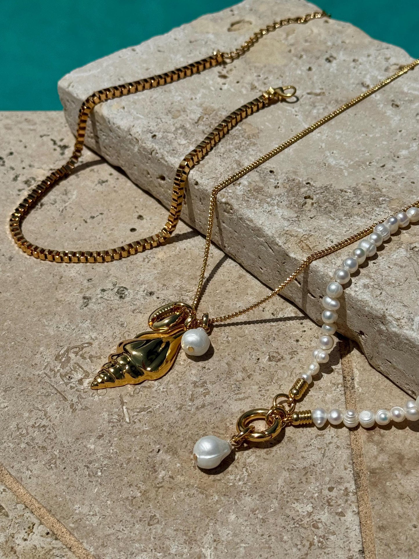 Conch Charm Necklace | Freshwater Pearl Necklace | Boxchain Choker | Long Chain | Beach Jewelry | Summer Jewelry | Layered Necklace