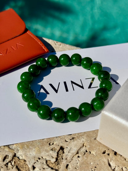 Handmade 10mm emerald green jade bead bracelet – AVINZIA