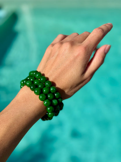 Dark green jade stretch bracelet by AVINZIA