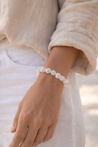 White crackle agate bracelet with faceted stone beads by AVINZIA