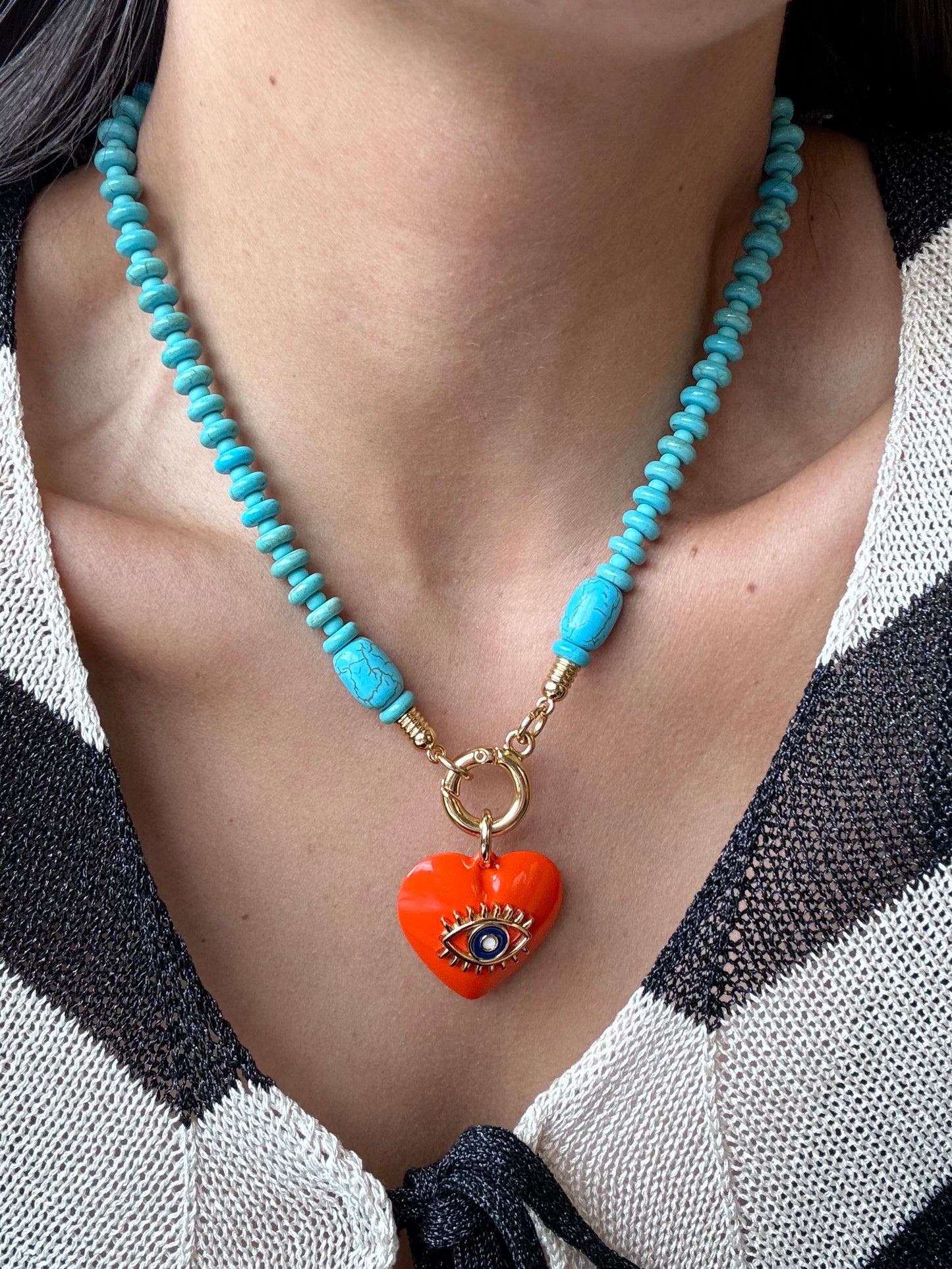 18" Heart Eye Charm Necklace