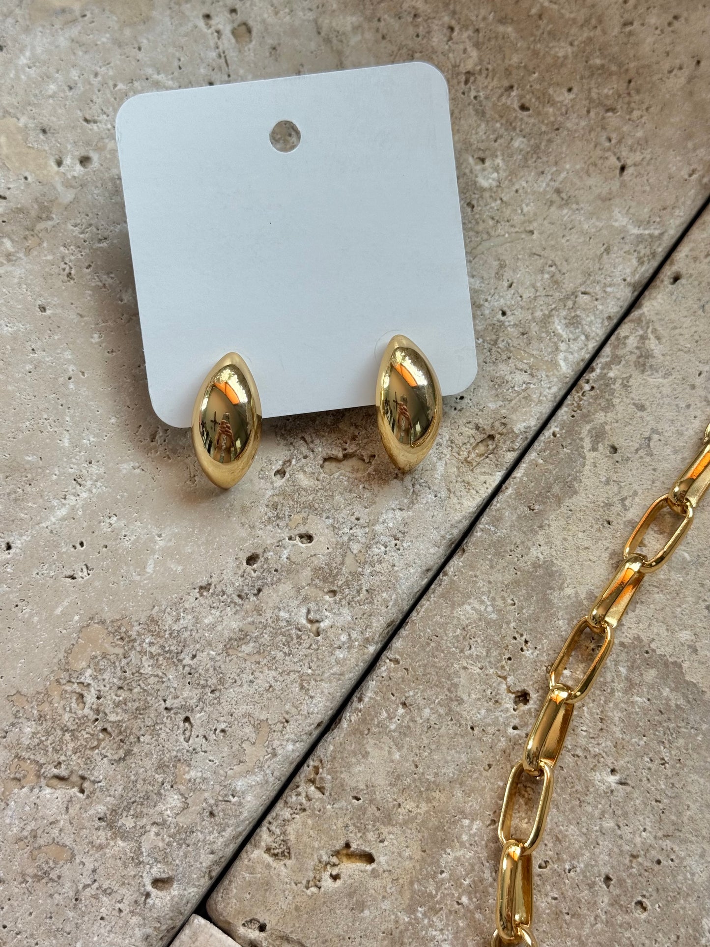 Gold Shell Necklace Set