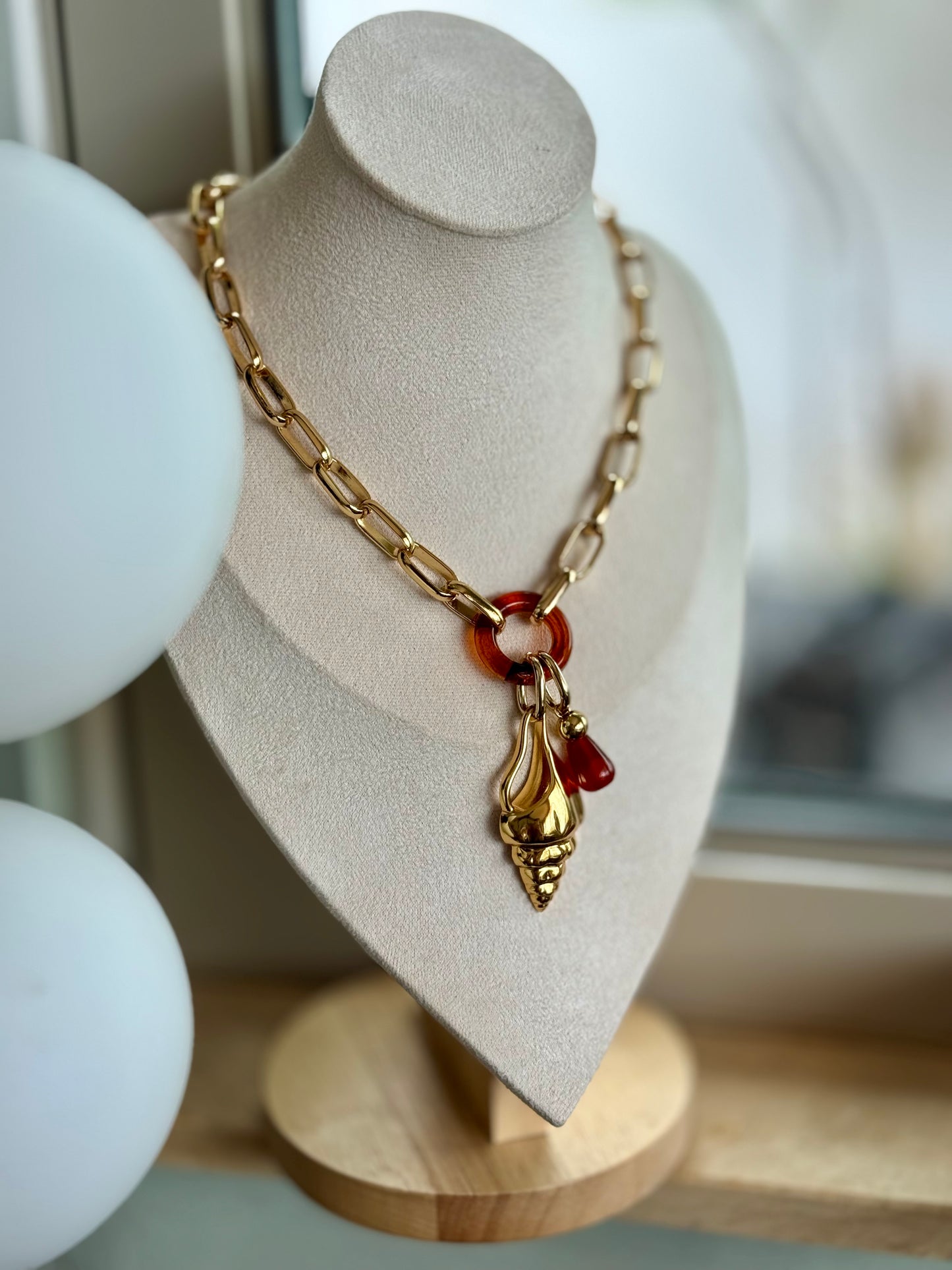 Gold Shell Necklace Set