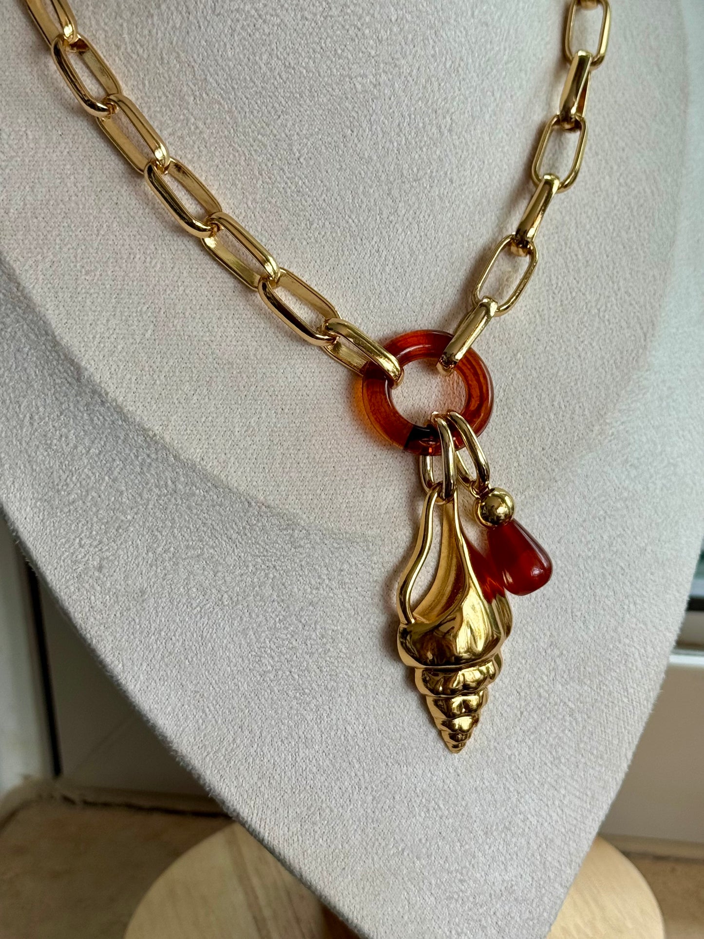 Gold Shell Necklace Set