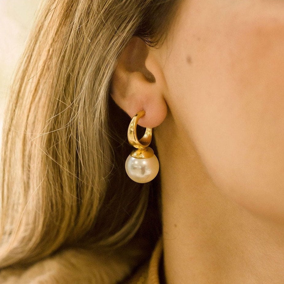 Gold filled dainty earrings Minimalist gold earrings for everyday wear Delicate gold earrings Dainty gold earrings