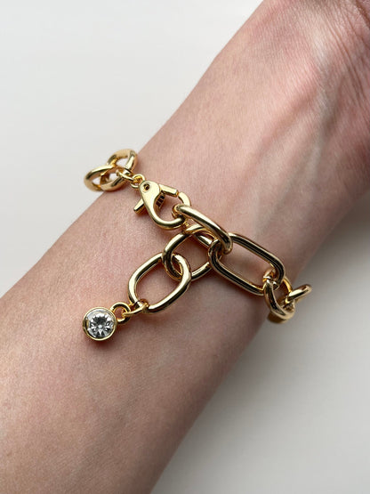 Close-up of the lock pendant detail