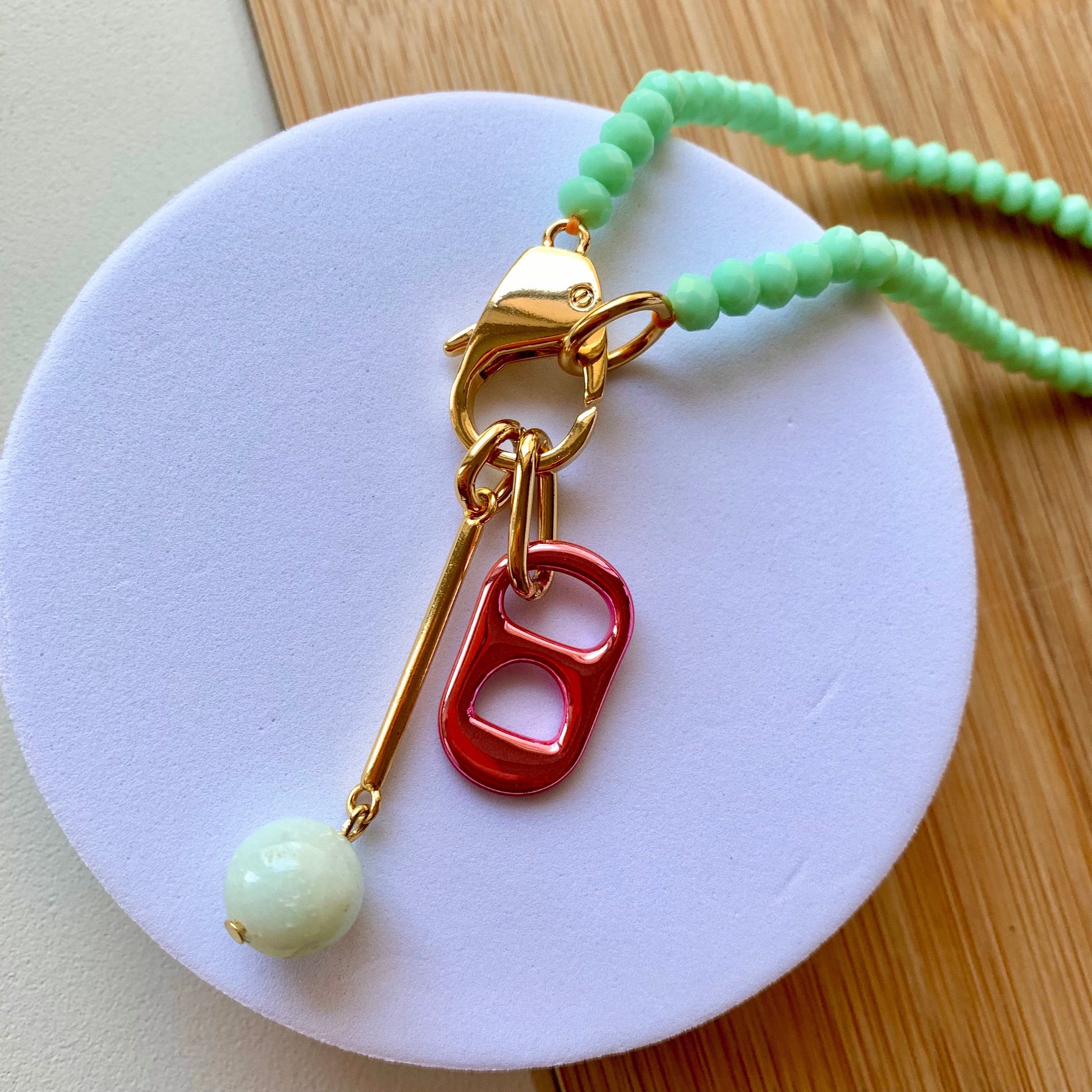 Soda cap necklace Gold padlock chain Green crystal beaded necklace with pink sofa cap charm Layering necklace summer Vibrant necklace