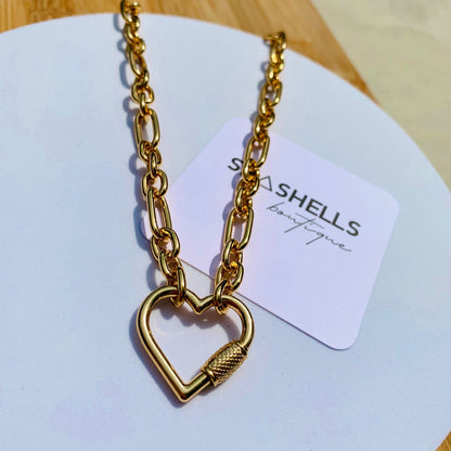 Heart carabiner necklace in 18k gold finish