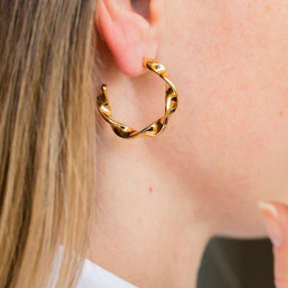 Minimalist gold earrings for everyday wear