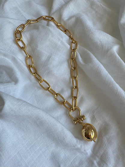 18” Gold Horseshoe Clasp Chain | Spinning Globe Charm Necklace | Convertible Necklace | Statement Chain Necklace