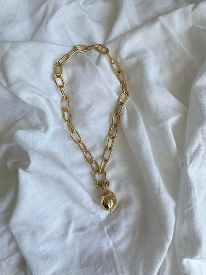 18” Gold Horseshoe Clasp Chain | Spinning Globe Charm Necklace | Convertible Necklace | Statement Chain Necklace