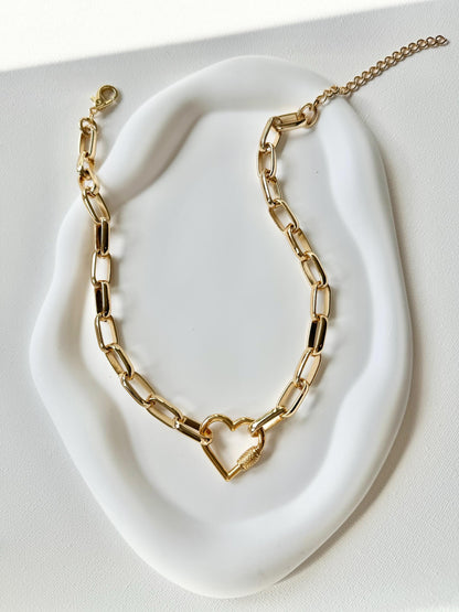 Statement gold heart carabiner necklace – AVINZIA