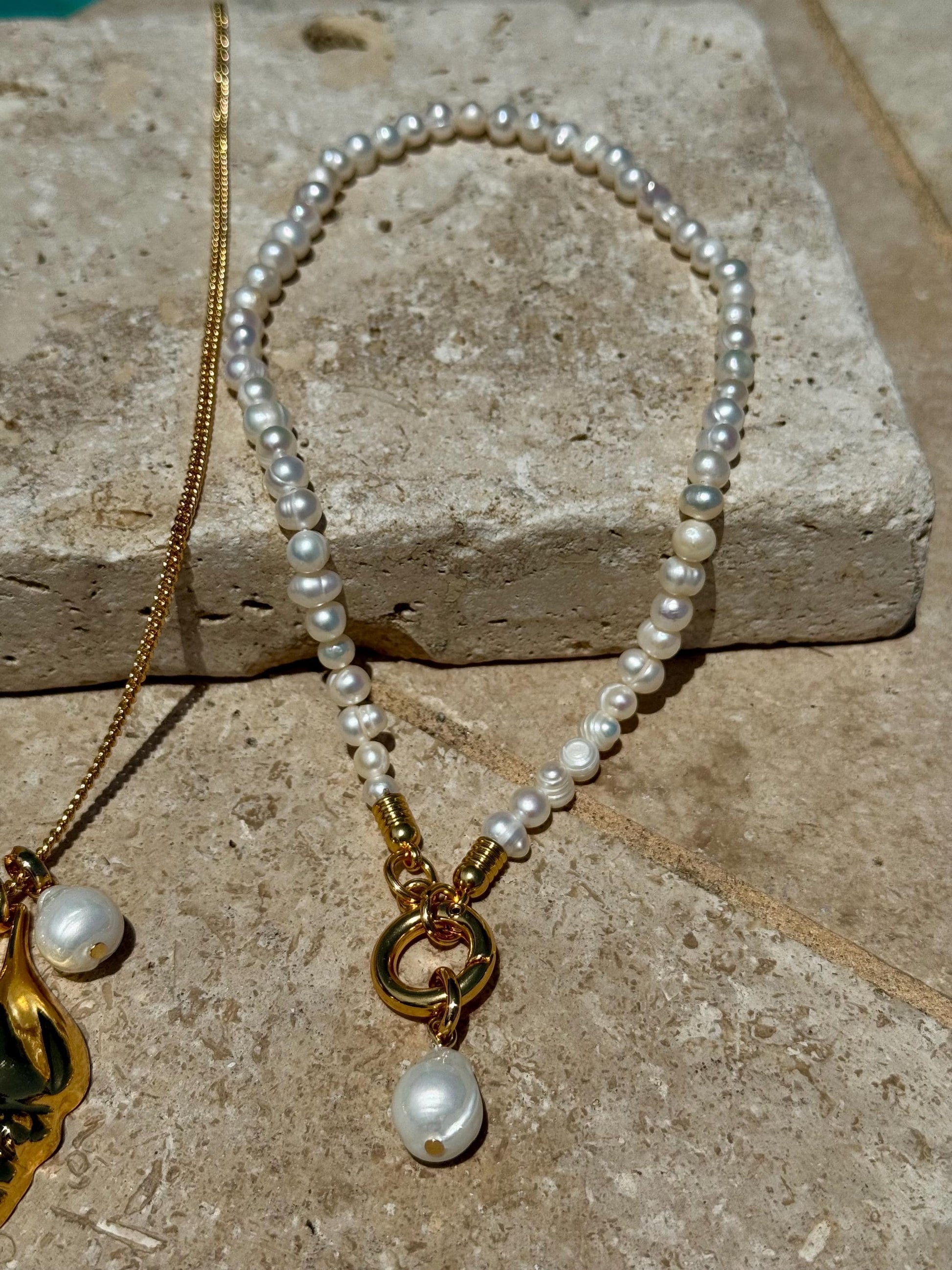 Conch Charm Necklace | Freshwater Pearl Necklace | Boxchain Choker | Long Chain | Beach Jewelry | Summer Jewelry | Layered Necklace