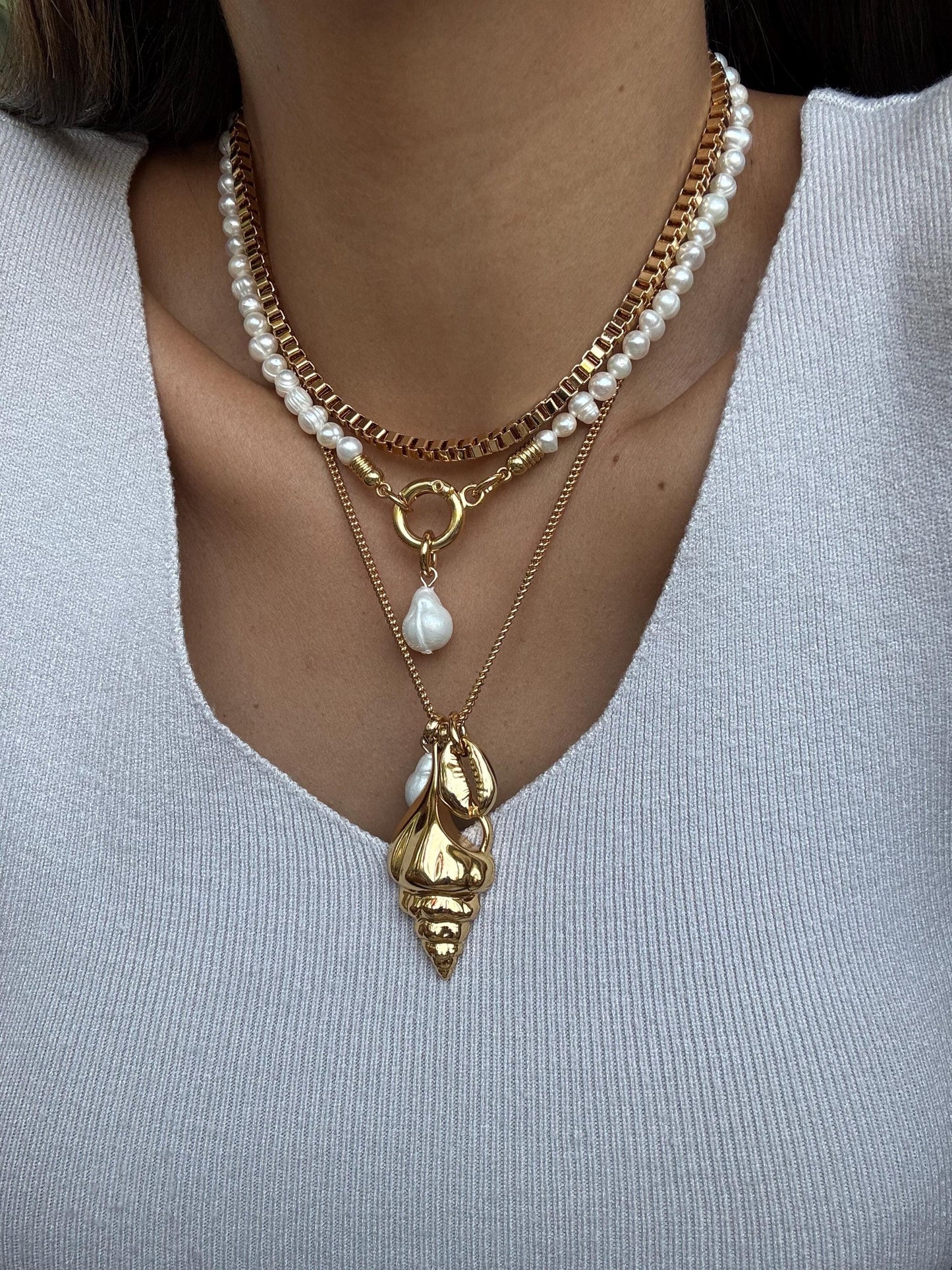 Conch Charm Necklace | Freshwater Pearl Necklace | Boxchain Choker | Long Chain | Beach Jewelry | Summer Jewelry | Layered Necklace