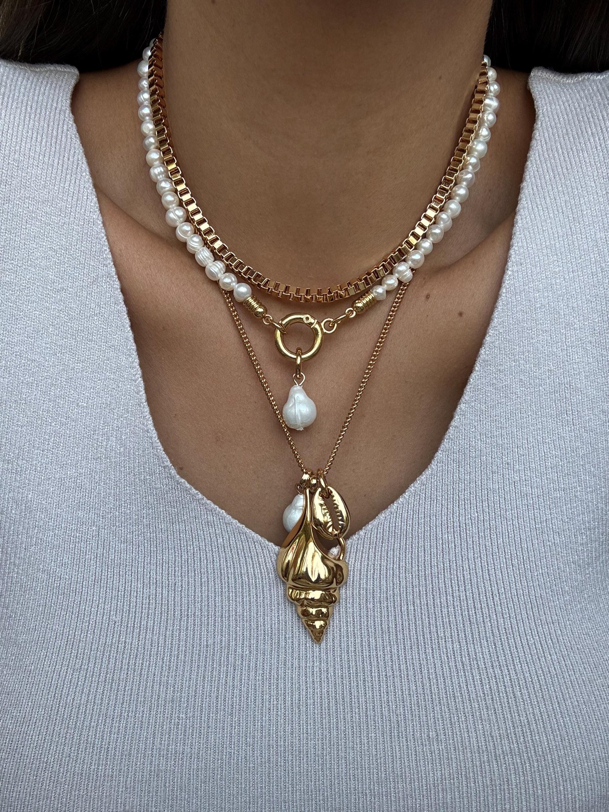 Conch Charm Necklace | Freshwater Pearl Necklace | Boxchain Choker | Long Chain | Beach Jewelry | Summer Jewelry | Layered Necklace