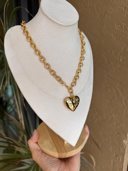 Gold bubble heart necklace with pave detailing – AVINZIA
