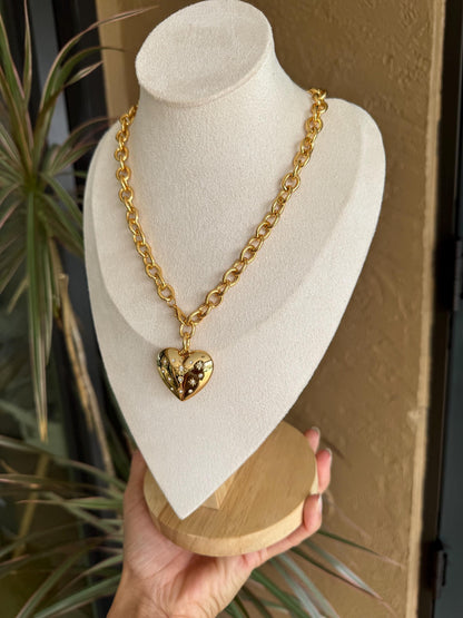 Puffy heart necklace on chunky rolo chain – AVINZIA